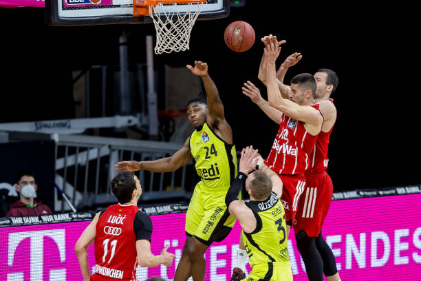 代与角色再 代与角色再